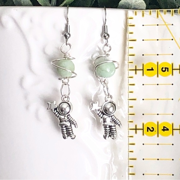 New Hand Wrapped Wire Silver Mint Green Planet Astronaut Star Space Earrings - Picture 10 of 14